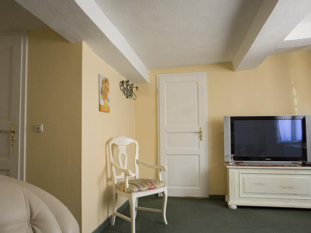 Hotel Gundelfinger Alter Markt Даненберг Стая снимка